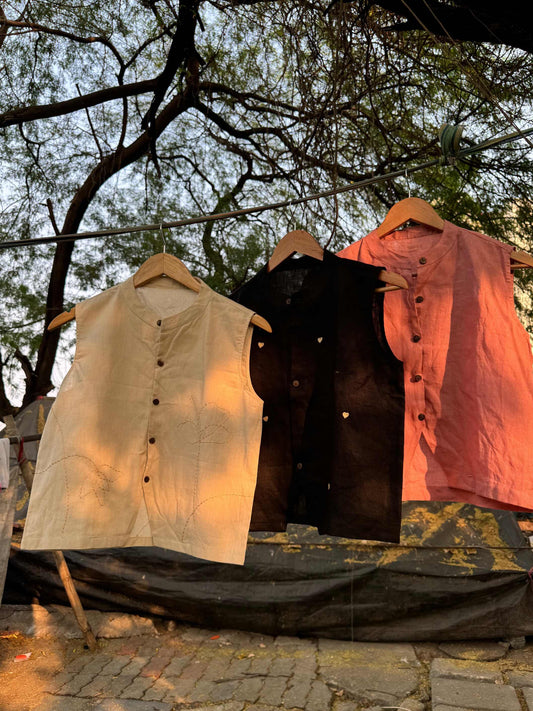 Color variants for sleeveless linen tops