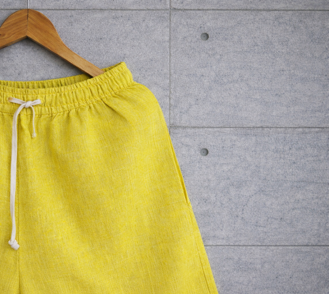 Do me a solid Yellow linen shorts