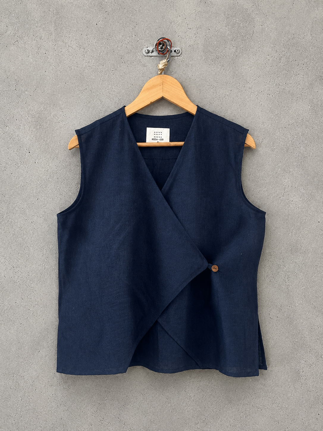 Navy Blue No-sleeve Burrito wrap linen shirt